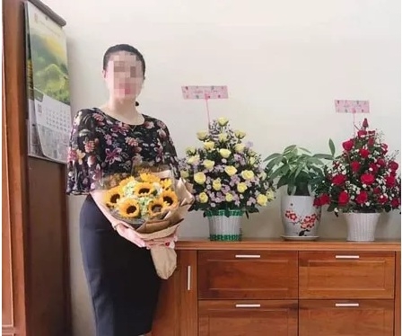 Nữ trưởng phòng ở Đắk Lắk và chị gái có khuôn mặt giống nhau? co gai goi dau thanh truong phong o tinh uy dak lak co khuon mat giong chi gai