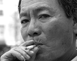 Cha đẻ của "Phượng ca" nhập viện cấp cứu vì ung thư