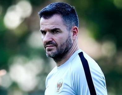 hlv truong indonesia bi tram cam neu bi sa thai se duoc den bu bao nhieu tien