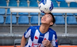 HLV trưởng SC Heerenveen hé lộ thời điểm cho Văn Hậu đá chính thức