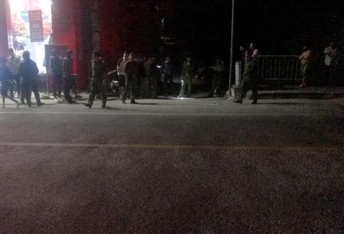 hen ra cong giai quyet mau thuan nguoi dan ong no sung dan ghem vao doi thu