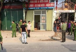 Vác kiếm tìm chủ tiệm cầm đồ trả thù, 2 thanh niên vô cớ đâm chết bạn đối thủ