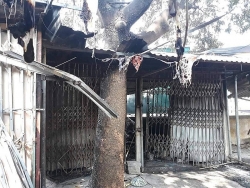 “Bà hoả” thiêu rụi nhiều ki ốt trong chợ ở Hoà Bình, bé 8 tuổi tử vong