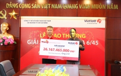 cua hang vinmart bi khach hang khieu nai vi ban hang het han o tphcm