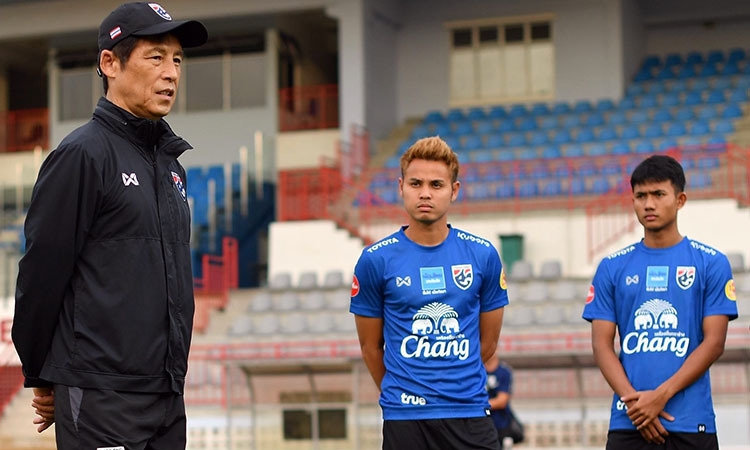 hlv truong thai lan gui toi hau thu cho hoc tro truoc cuoc dai chien voi viet nam