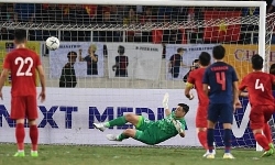 Báo Thái Lan xem hậu vệ sút hỏng penalty là "tội đồ"