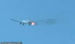 hai hung boeing 777 cho hon 300 nguoi phut lua boc chay giua troi