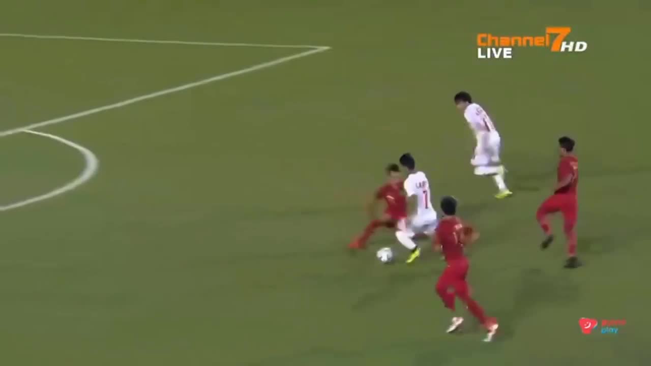 Video: Cầu thủ U22 Myanmar phá bẫy việt vị ghi bàn rút ngắn tỉ số 1-2 trước U22 Indonesia