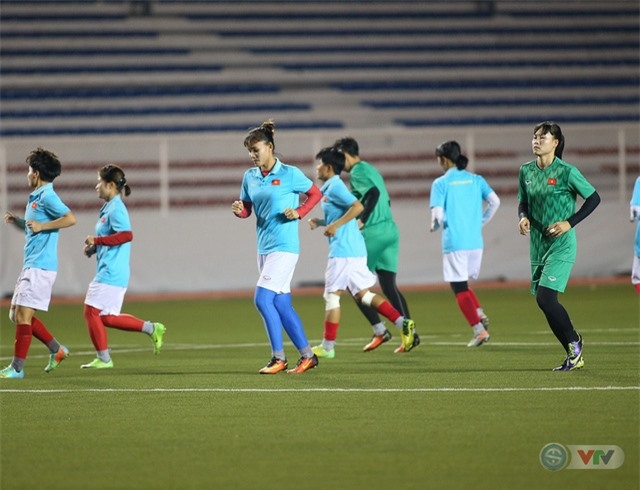 nhung cau thu bong da nu viet nam xinh dep va rang ngoi truoc tran quyet dau thai lan toi 812