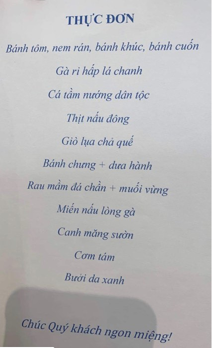 bat ngo voi nhung mon an trong tiec chieu dai u22 viet nam va tuyen bong da nu