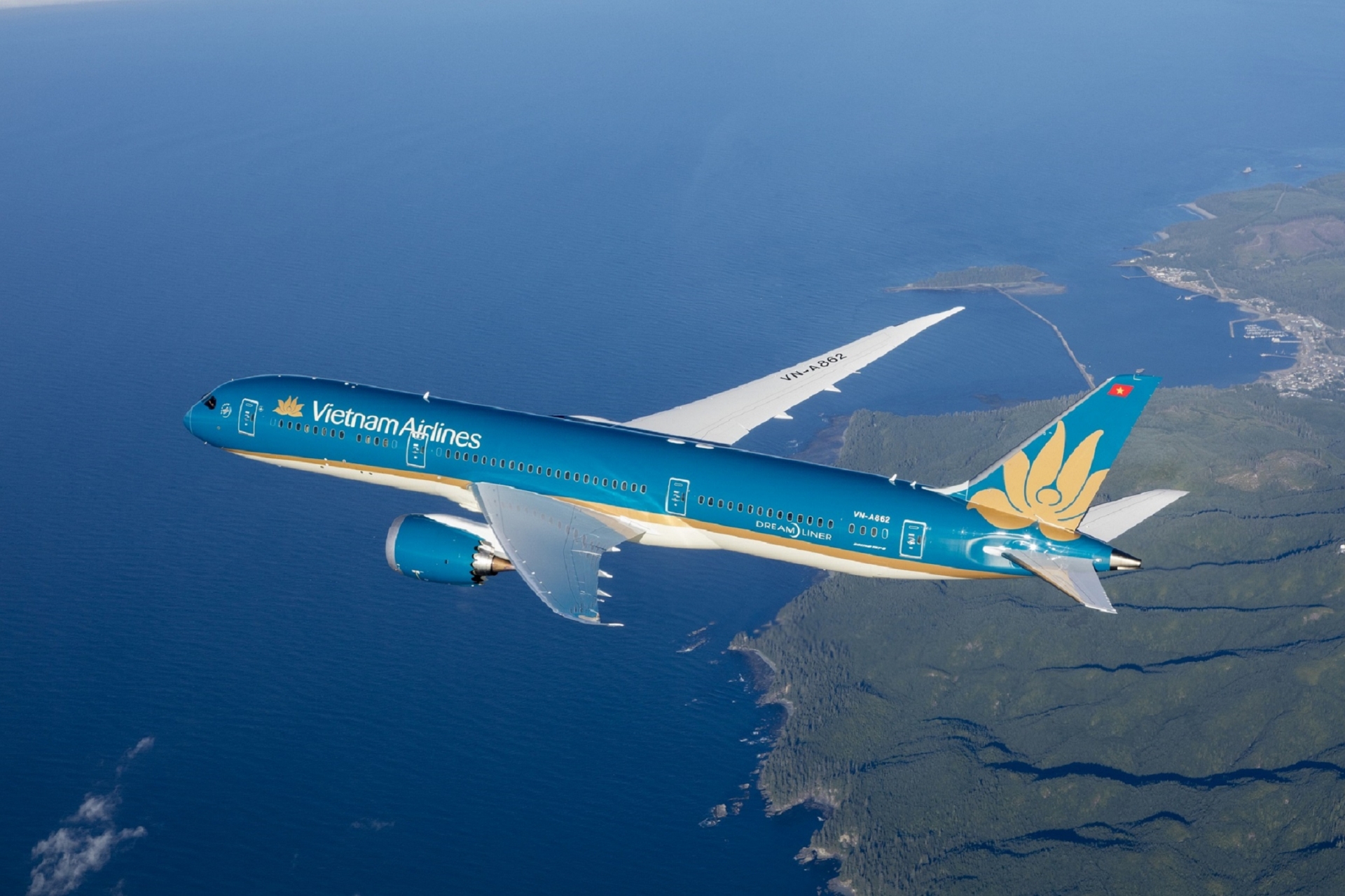 hanh khach dau bung may bay vietnam airlines ha canh khan cap xuong an do