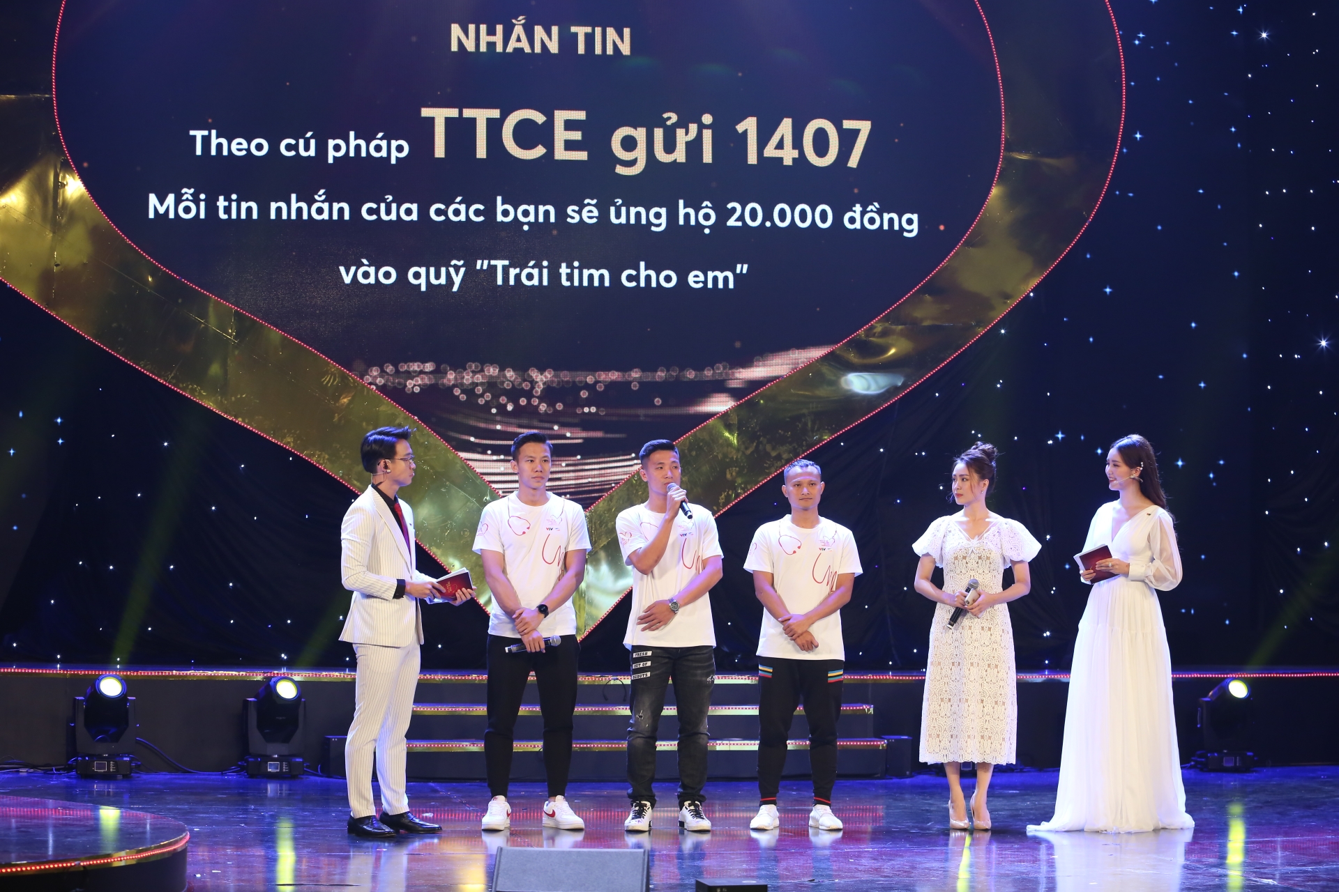 trong hoang que ngoc hai bui tien dung tro thanh dai su trai tim cho em