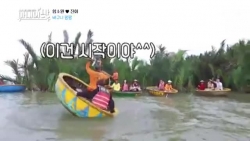 hoa hau a hau viet theo chong bo cuoc choi khi chua het nhiem ky