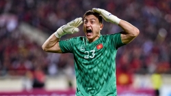 video dang van lam xuat sac can pha 2 qua penalty giup muangthong united thang tran