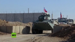 video quan doi syria vo bo trong khi dang di tuan tra