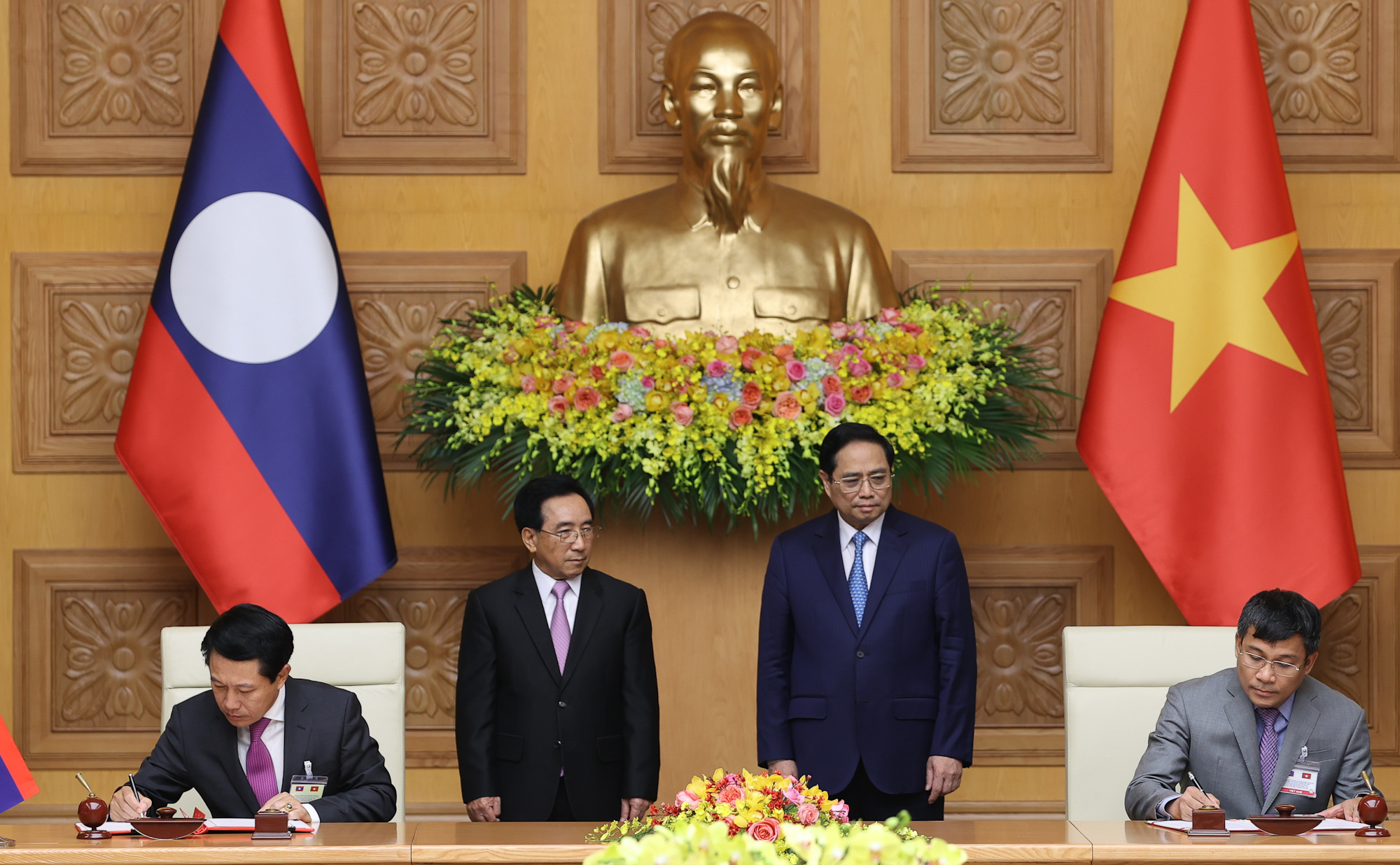 Đẩy mạnh kết nối kinh tế Việt Nam-Lào, giúp Lào có kết nối ra biển