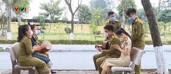 Nhiều sinh viên Lào lần đầu được đón Tết tại Việt Nam