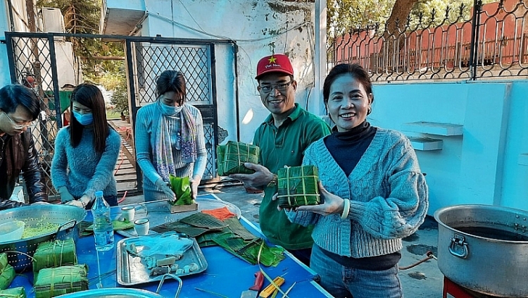 Đại sứ quán Việt Nam tại Ấn Độ tổ chức hoạt động gói bánh chưng và liên hoan tất niên mừng Tết Tân Sửu 2021.