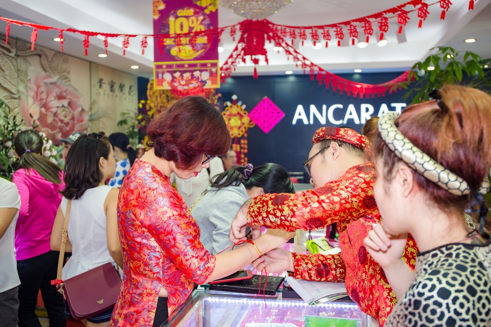 Muốn tài lộc may mắn quanh năm, cần biết tầm quan trọng của phong tục xin sớ cầu an dịp Mùng 1 và Vía Thần Tài đầu năm