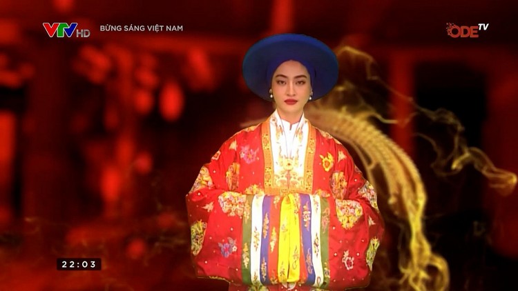 Hoa hậu Lương Thùy Linh lộng lẫy trong cổ phục Nhật Bình