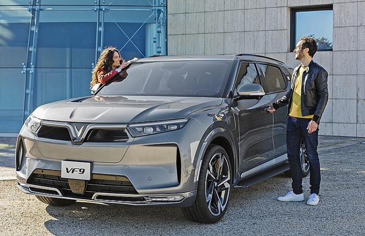 VinFast VF 9 được cộng đồng đánh giá là mẫu xe điện đáng chờ đợi nhất năm 2022.