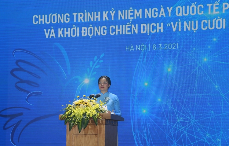 Hội LHPN Việt Nam khởi động chiến dịch “Vì nụ cười phụ nữ”