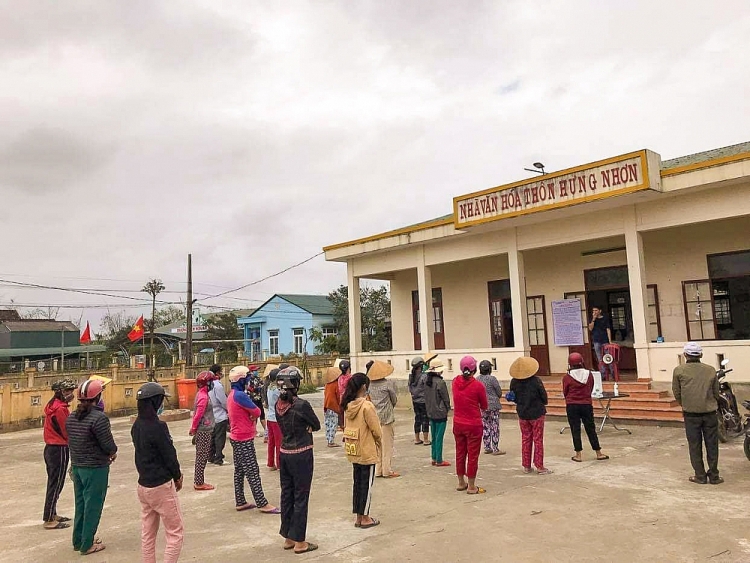 World Vision Việt Nam cấp phát gói thực phẩm thiết yếu cho 920 hộ gia đình tại Quảng Trị