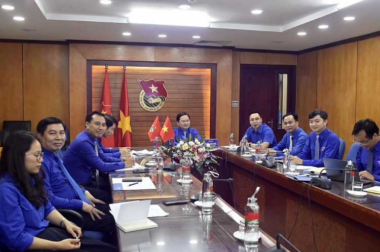  Đại diện lãnh đạo các ban, đơn vị Trung ương Đoàn TNCS Hồ Chí Minh tham gia buổi điện đàm.