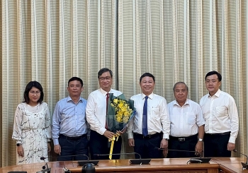 dieu dong chu tich hufo vuong duc hoang quan den nhan cong tac tai thanh uy tphcm