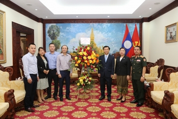 Tạp chí Thời Đại chúc mừng Tết cổ truyền Bunpimay 2021 Đại sứ quán Lào tại Việt Nam
