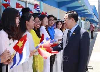 Chủ tịch Quốc hội Vương Đình Huệ bắt đầu thăm chính thức Cuba