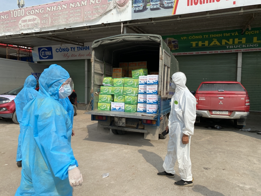 Tạp chí Thời Đại cùng các mạnh thường quân trao tặng nhu yếu phẩm trị giá 60 triệu đồng ủng hộ Bắc Giang chống dịch COVID-19 Tạp chí Thời Đại cùng các mạnh thường quân trao tặng nhu yếu phẩm trị giá 60 triệu đồng ủng hộ Bắc Giang chống dịch COVID-19