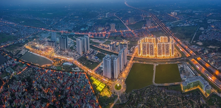 Vinhomes Smart City gây ấn tượng kép bởi vị trí đắc địa, kết nối hoàn hảo (giao điểm của 3 tuyến metro trọng yếu) và mô hình đại đô thị chuẩn quốc tế giữa trung tâm mới của Thủ đô.