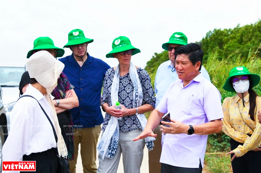 Grete Lochen - nữ Đại sứ Grete Lochen - nữ Đại sứ
