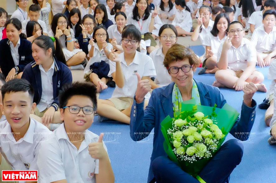 Grete Lochen - nữ Đại sứ Grete Lochen - nữ Đại sứ