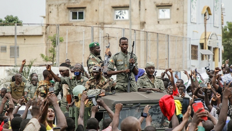 1542 skynews mali coup 5071213