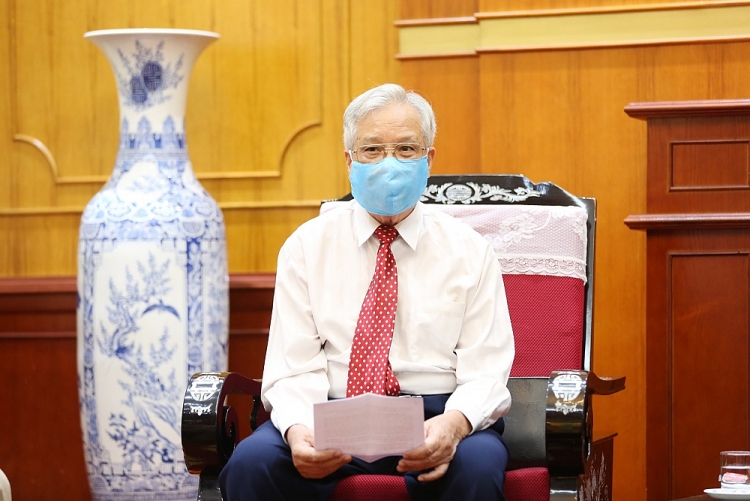 Phó Chủ tịch Hội hữu nghị Việt Nam - Campuchia Trịnh Vinh Pha phát biểu tại buổi tiếp nhận. (Ảnh: Tuấn Việt)