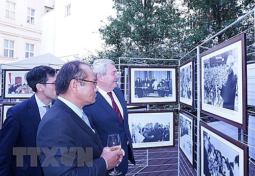 Ấn tượng tình hữu nghị Việt - Séc qua triển lãm ảnh “Việt Nam đổi mới và phát triển”