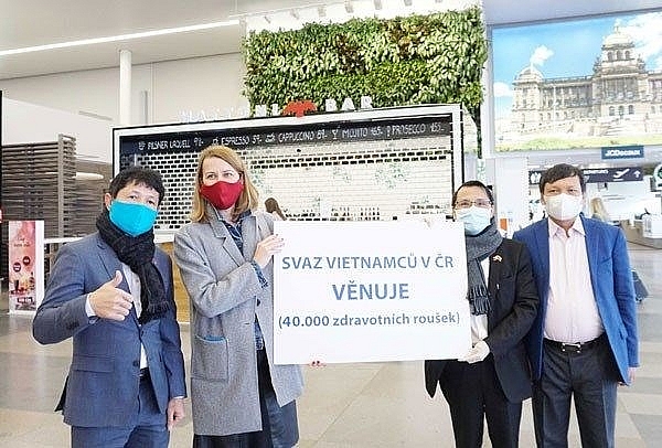 giai bong da thuong vien czech 2020 tang cuong tinh huu nghi va su gan ket cac cong dong dan toc
