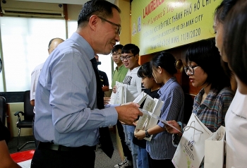 Lawrence S. Ting trao học bổng 8,5 tỷ đồng cho học sinh, sinh viên