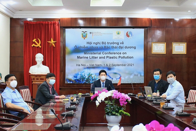 Toàn cảnh các đại biểu tham dự Hội nghị tại đầu cầu Tổng cục Biển và Hải đảo Việt Nam