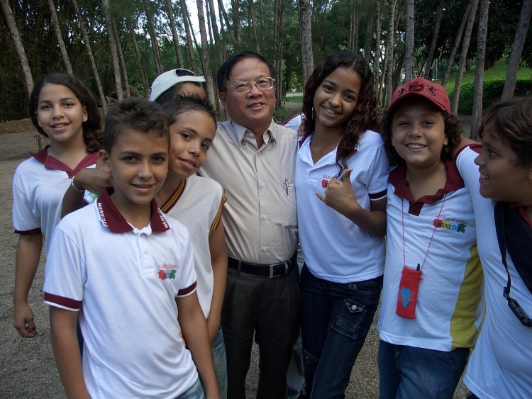 Ông Nguyễn Thạc Dĩnh, nguyên Đại sứ Việt Nam tại Brazil phát biểu tại Lễ ra mắt Câu lạc bộ những người từng công tác và học tập tại Brazil thuộc Hội Hữu nghị và Hợp tác Việt Nam – Brazil tháng 12/2019. (Ảnh: Tuấn Việt)