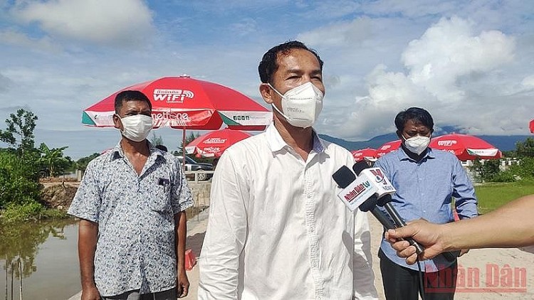 Phó Thị trưởng thành phố Kampot Men Vannara phát biểu tại lễ khánh thành cầu Hữu nghị. (Ảnh: Báo Nhân dân)