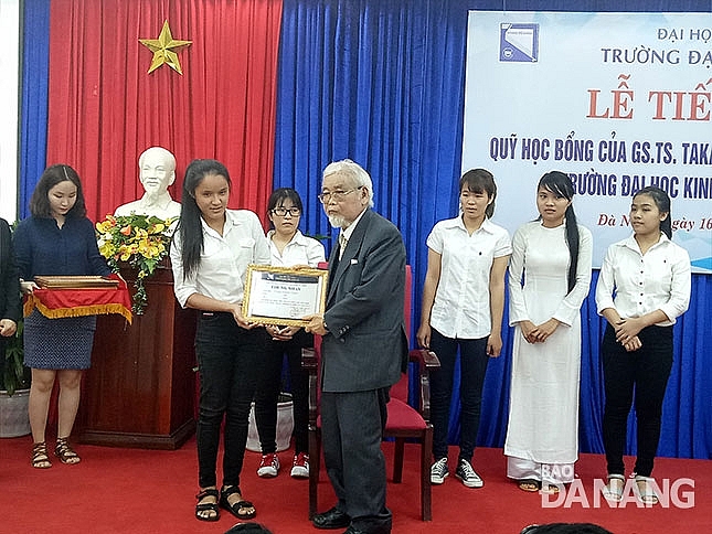 nguoi ban nhat ban nang long voi nghe an