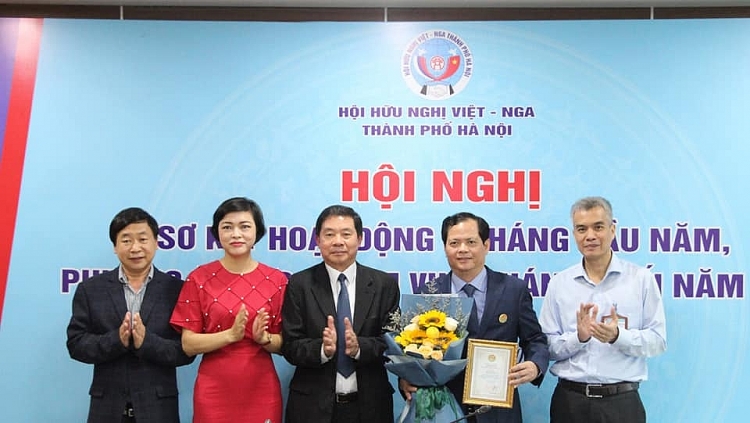Các đại biểu chụp ảnh lưu niệm tại Hội nghị.