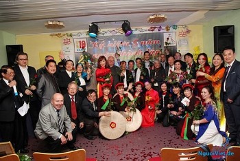 van nghe chiec cau noi van hoa doi ngoai viet nam duc