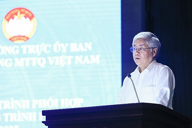 Ông Đỗ Văn Chiến, Bí thư Trung ương Đảng, Chủ tịch UBTƯ MTTQ Việt Nam phát biểu tại Hội nghị