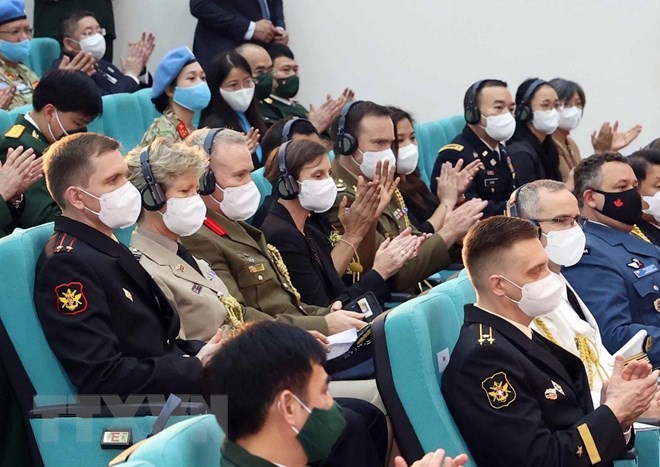 Đại diện thường trú Liên hợp quốc và các cơ quan ngoại giao tại Việt Nam tham dự buổi lễ. (Nguồn: TTXVN)