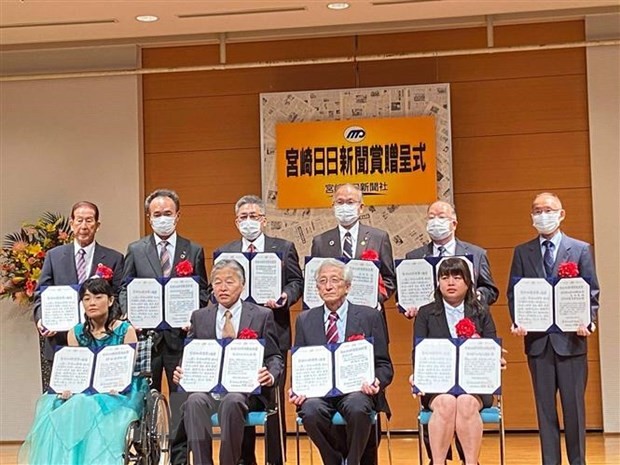 Hội người Việt Nam tại Miyazaki được trao giải thưởng Miyanichi | Người Việt bốn phương | Vietnam+ (VietnamPlus)