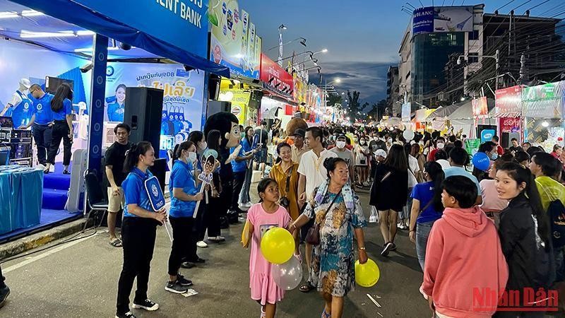 Vientiane tưng bừng không khí lễ hội mãn chay ảnh 2